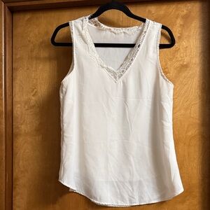 Chic White Lace Women's Tank Top